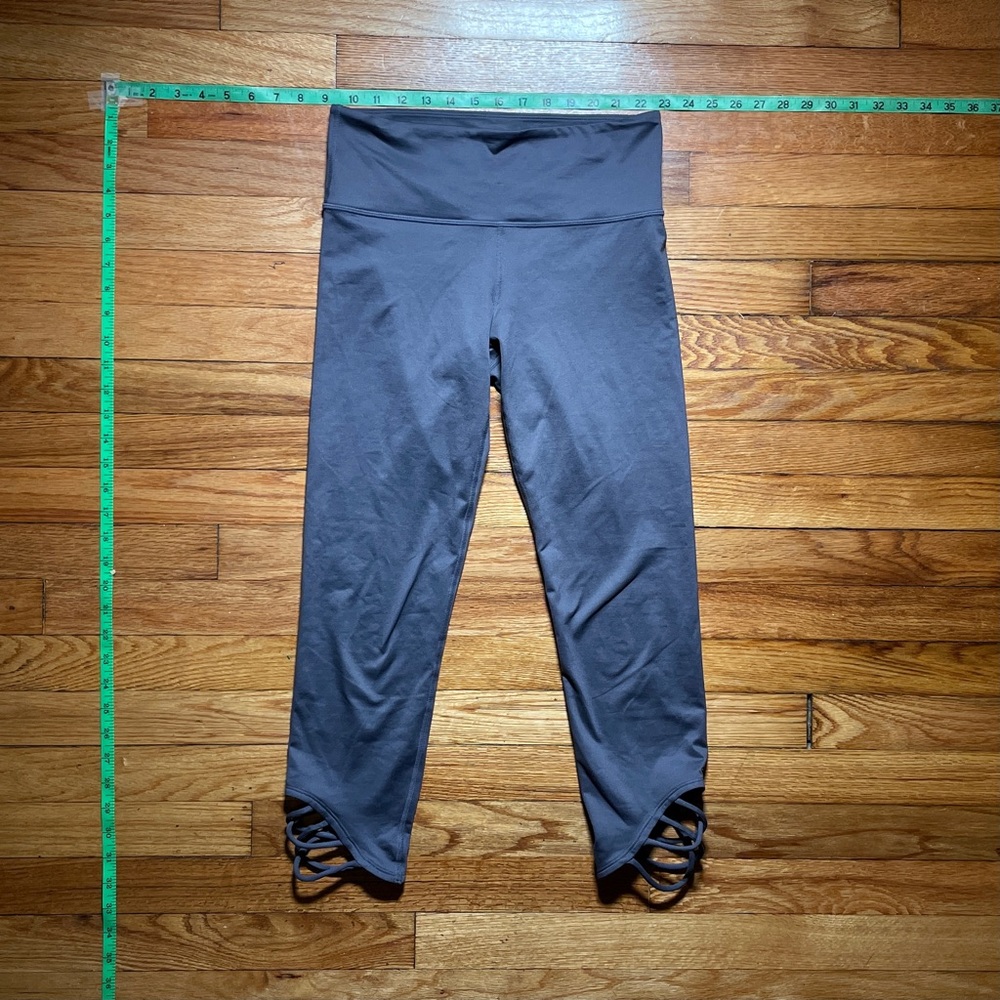 Joy Lab capri Workout Leggings with Cutout Detailing